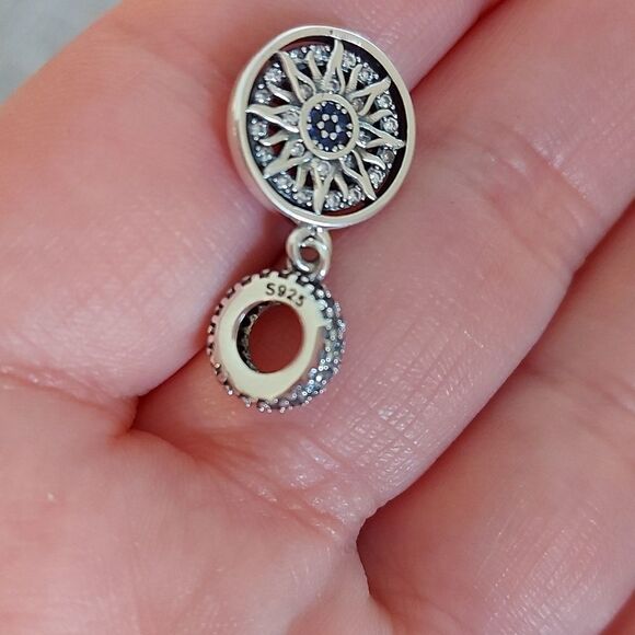925 Sterling Silver Sun Charm - Picture 3 of 6